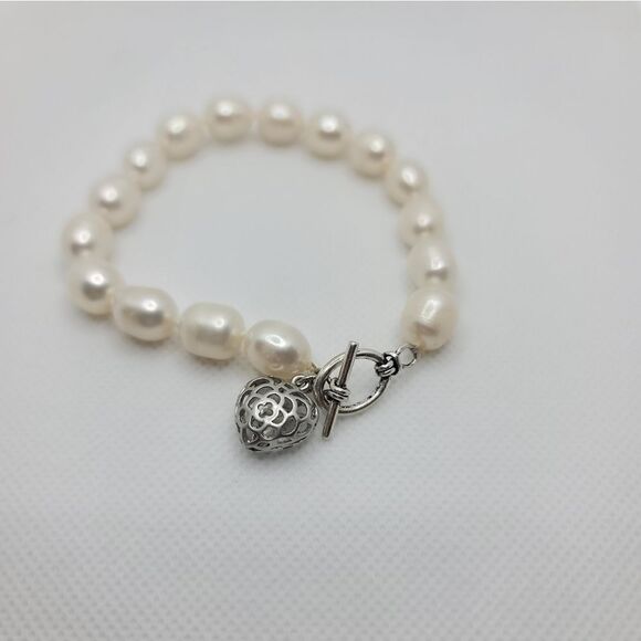 UNBRANDED Faux Pearl Bracelet  - Picture 2 of 3